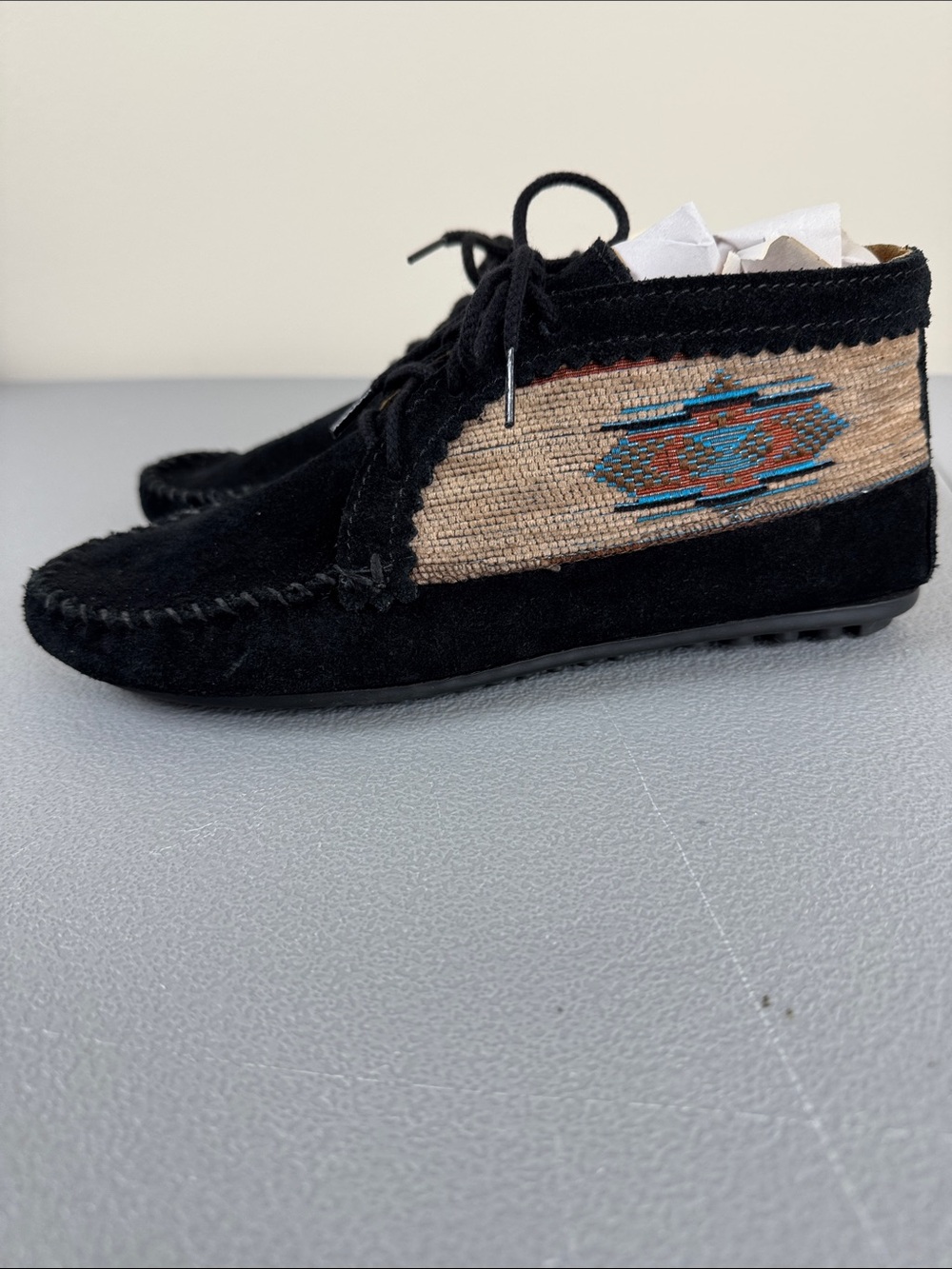 Minnetonka El Paso Ankle Boot Moccasin. Size 8. - Picture 2 of 12